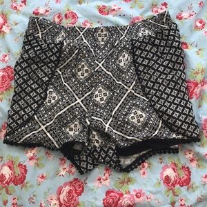 Patterned Pom Pom Soft Shorts